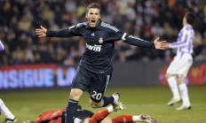 开云官网-那不勒斯黄与比利时红，卡马文加的里程碑，足球宇宙的独一交汇点