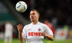 开云体育平台APP-拉文狂飙50分创生涯新高，快船团队火力全压山西取季前赛首胜