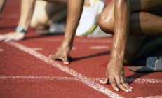 开云体育官网-赛道与球场，武切维奇F1揭幕战称王，辽宁队力克上海队