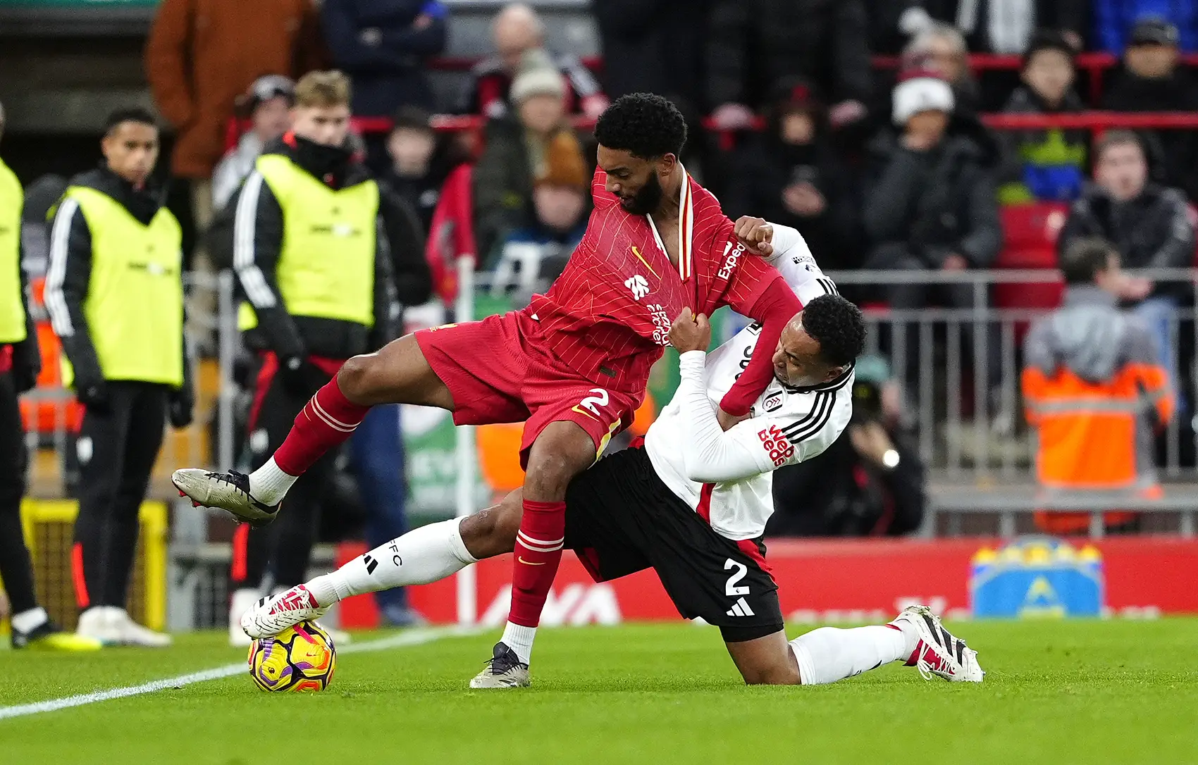 狼队主场不敌利物浦，遭遇三连败的简单介绍