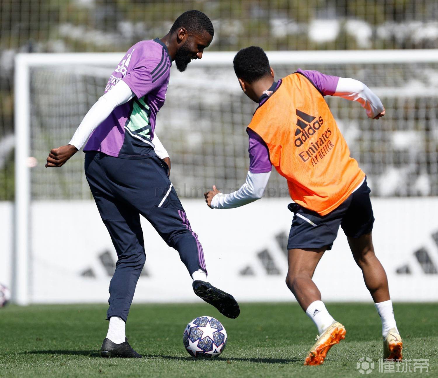 皇马球员集体训练备战关键比赛的简单介绍