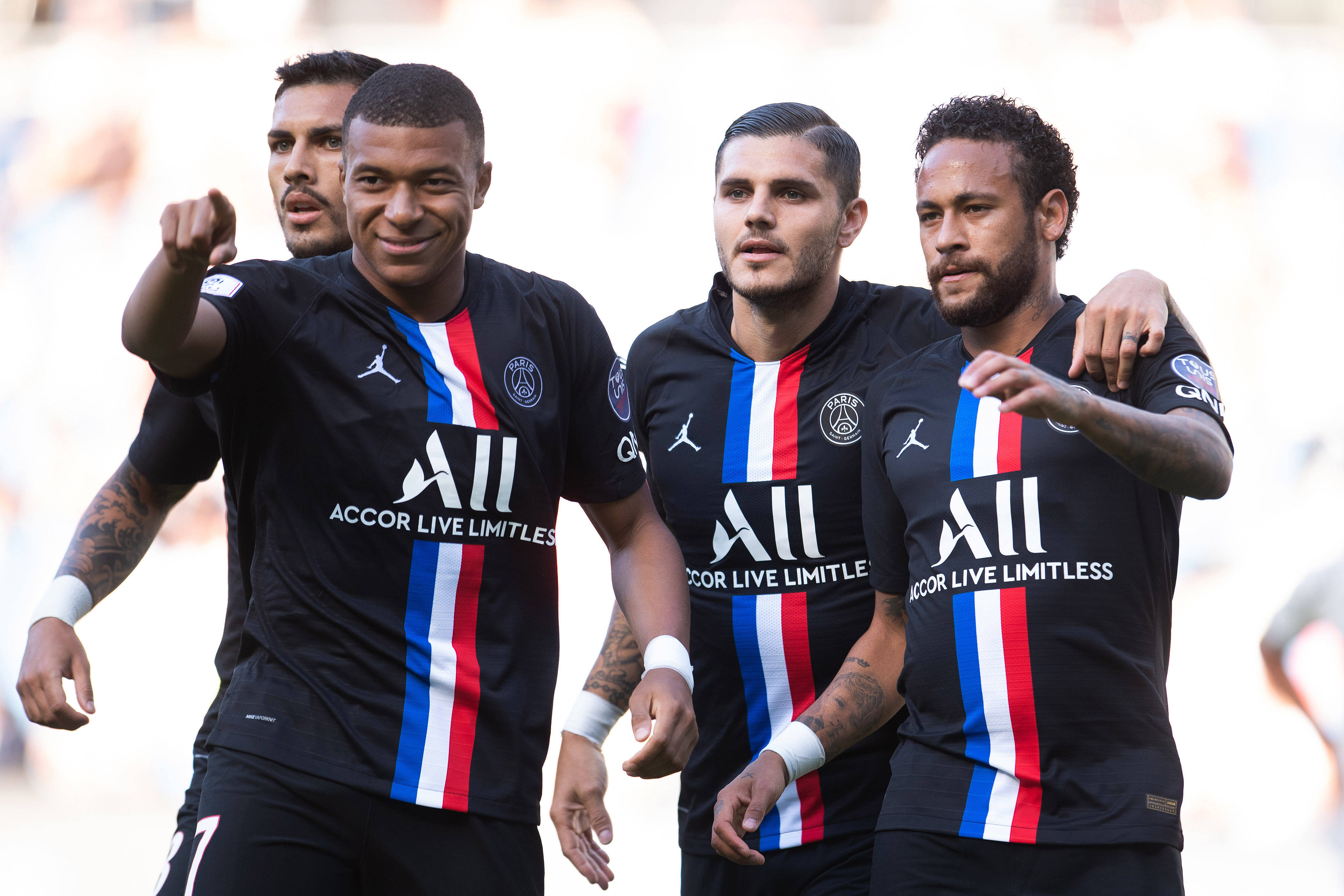 包含蒙彼利埃欲挑战马赛，冲击法甲榜首的词条