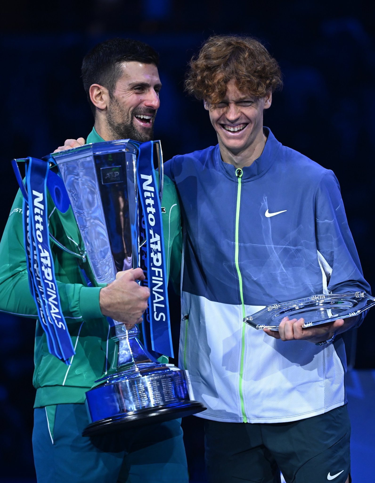 包含意大利网球队横扫澳大利亚网球队，德约科维奇统治全场的词条