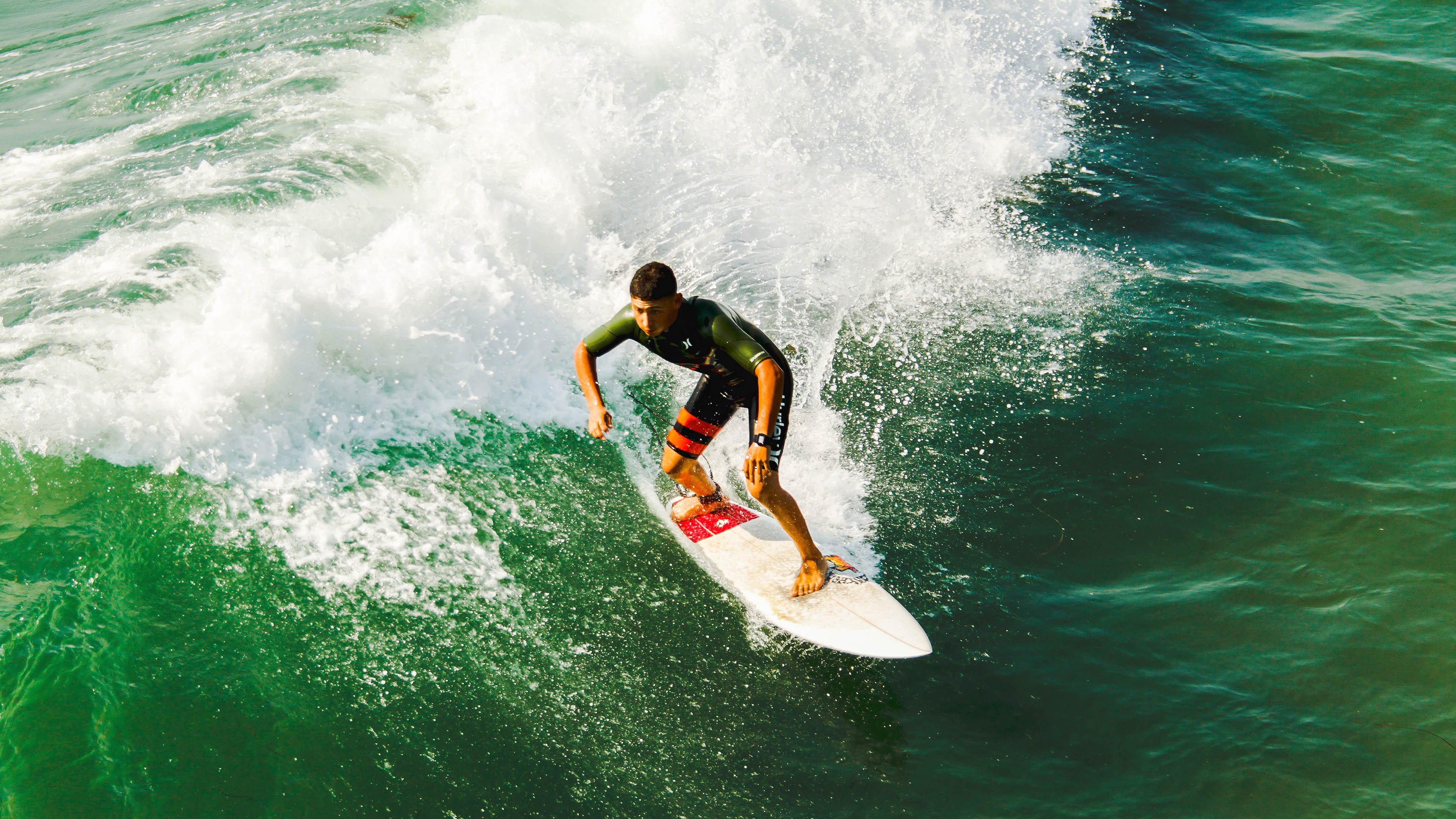 从萨内满分到国家地理，当几内亚用非洲心跳，在冰岛的冰川上刻下名字