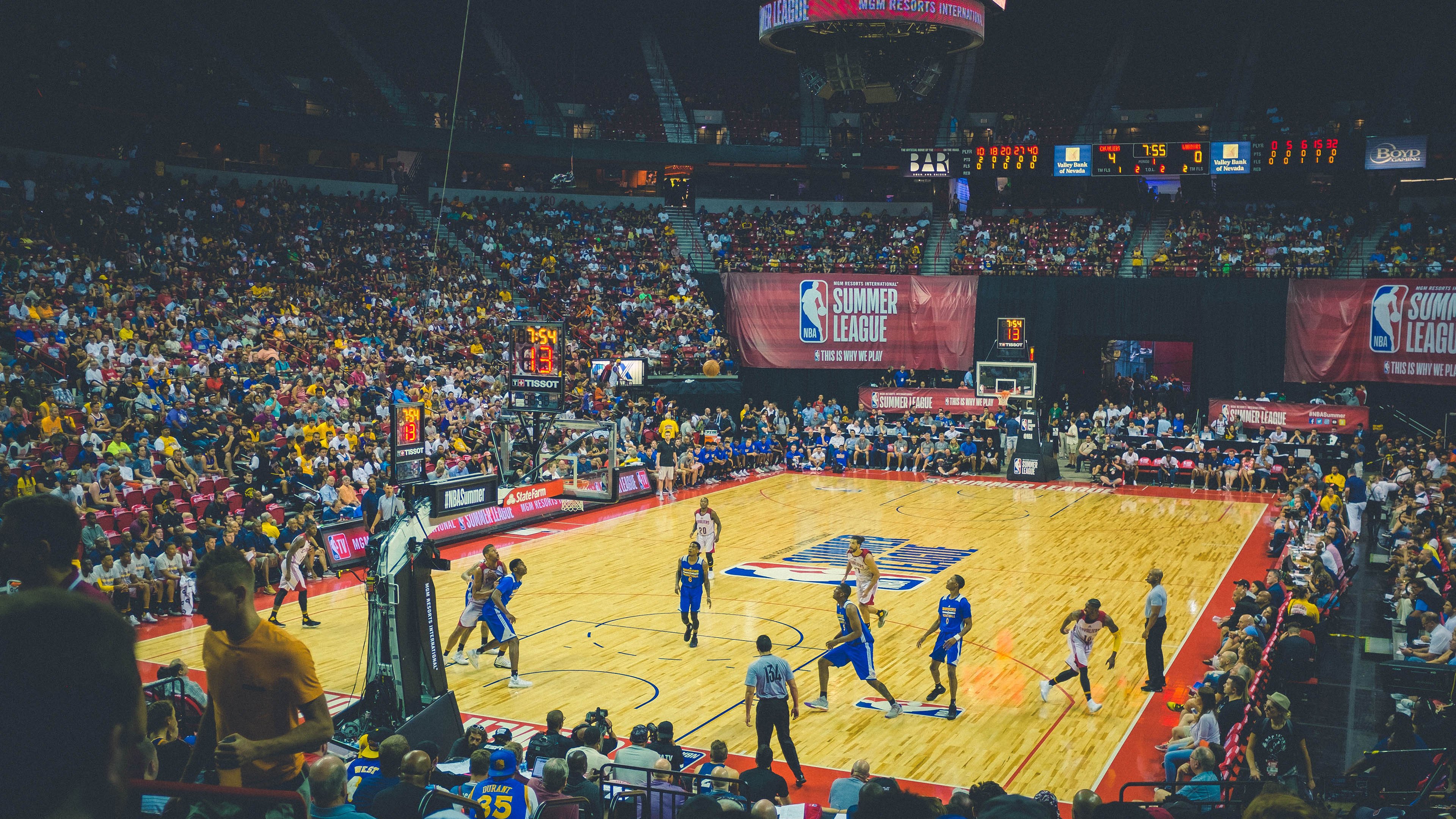 爵士制霸辽宁队，库里成为关键先生，跨时空的篮球传奇