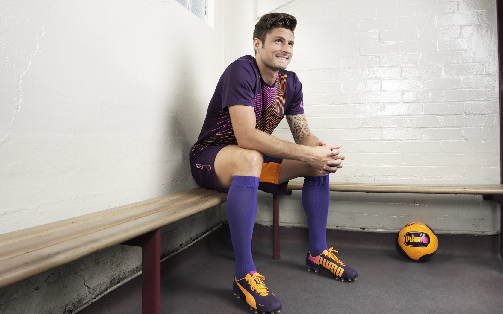 北欧风暴席卷东京,丹麦队碾压日本队,郑思维统治全场的战术解析