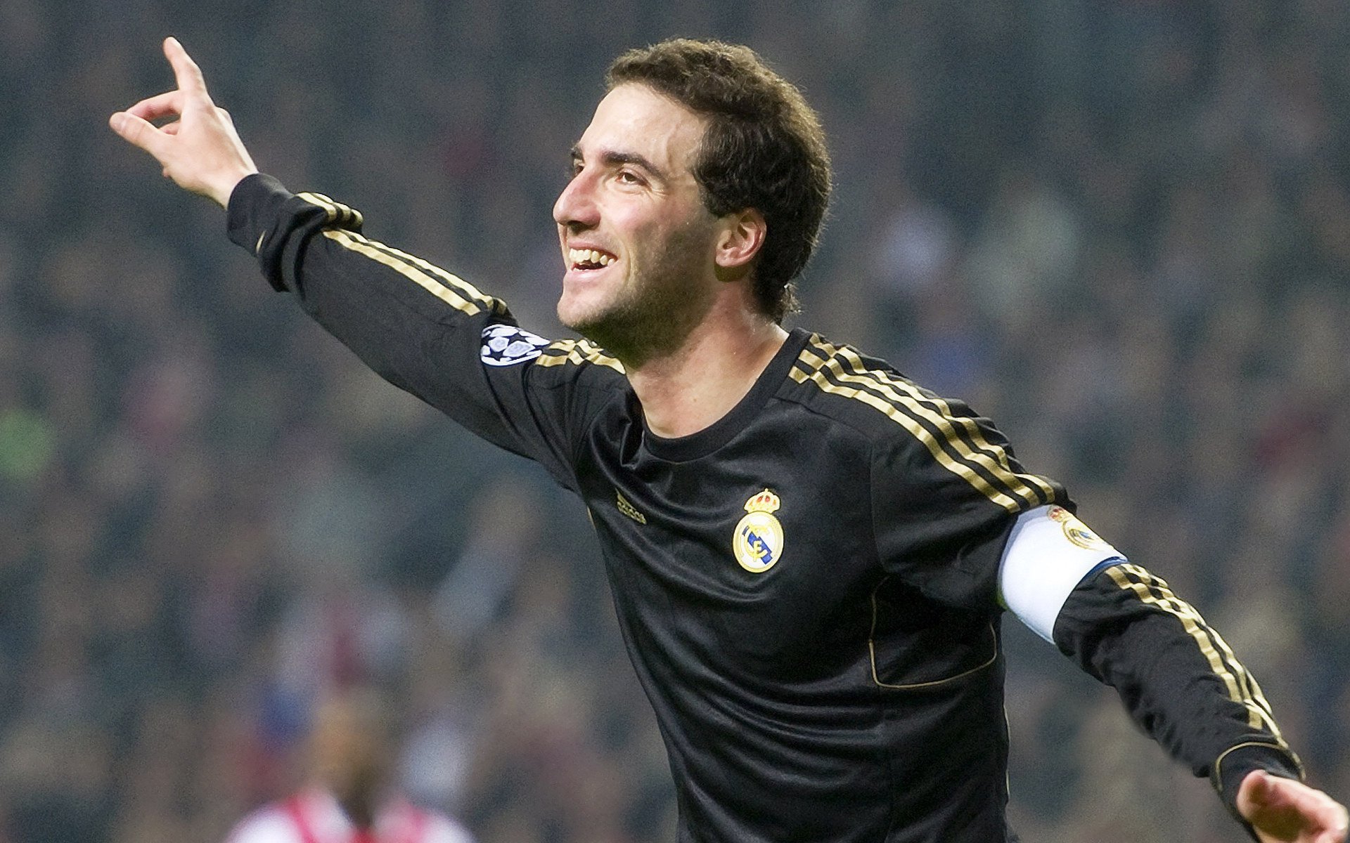 曼城战术风暴碾压法国,库尔图瓦神级扑救难挽败局