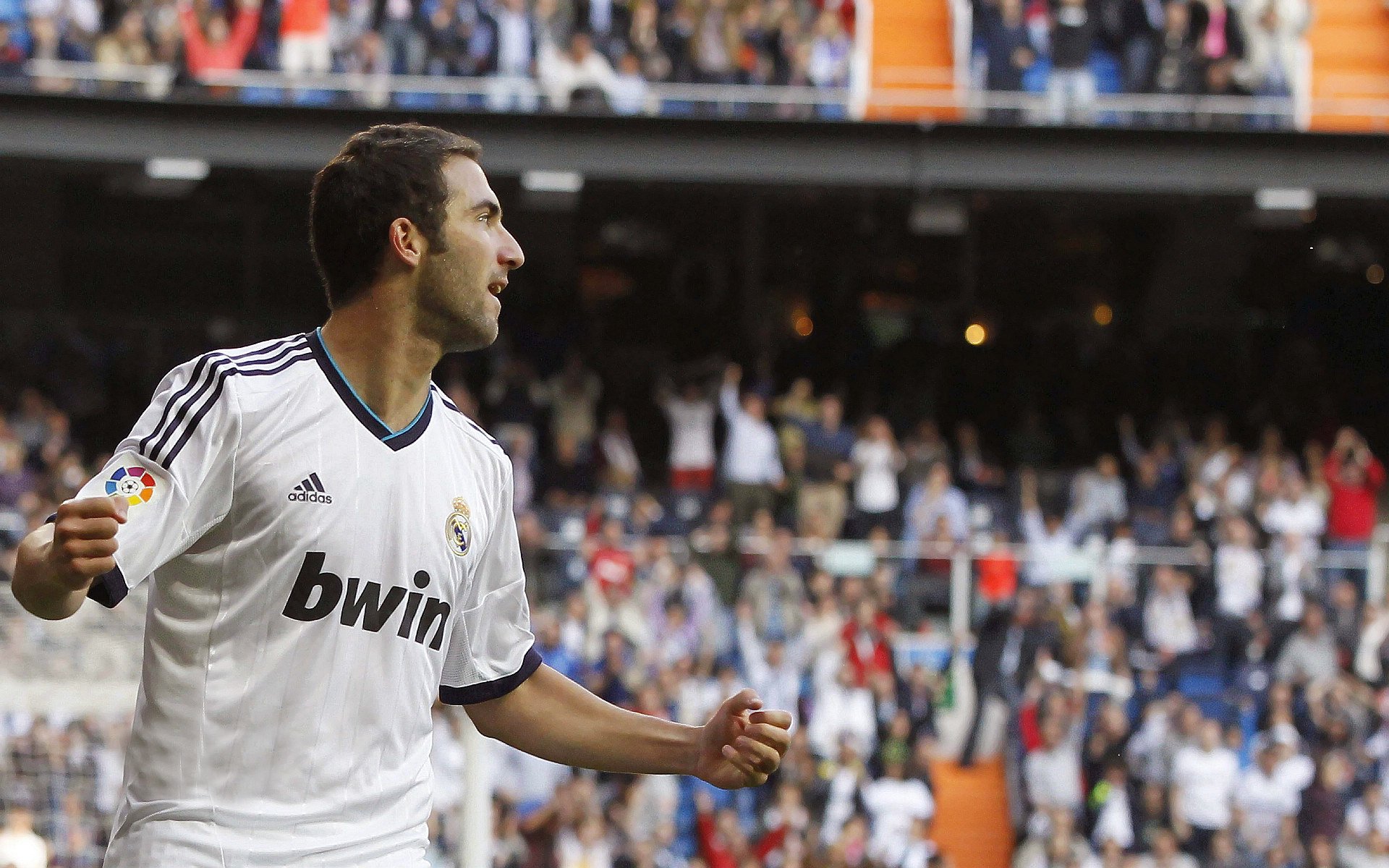 库尔图瓦神级统治力，巴黎险胜波兰背后的战术博弈与个人英雄主义